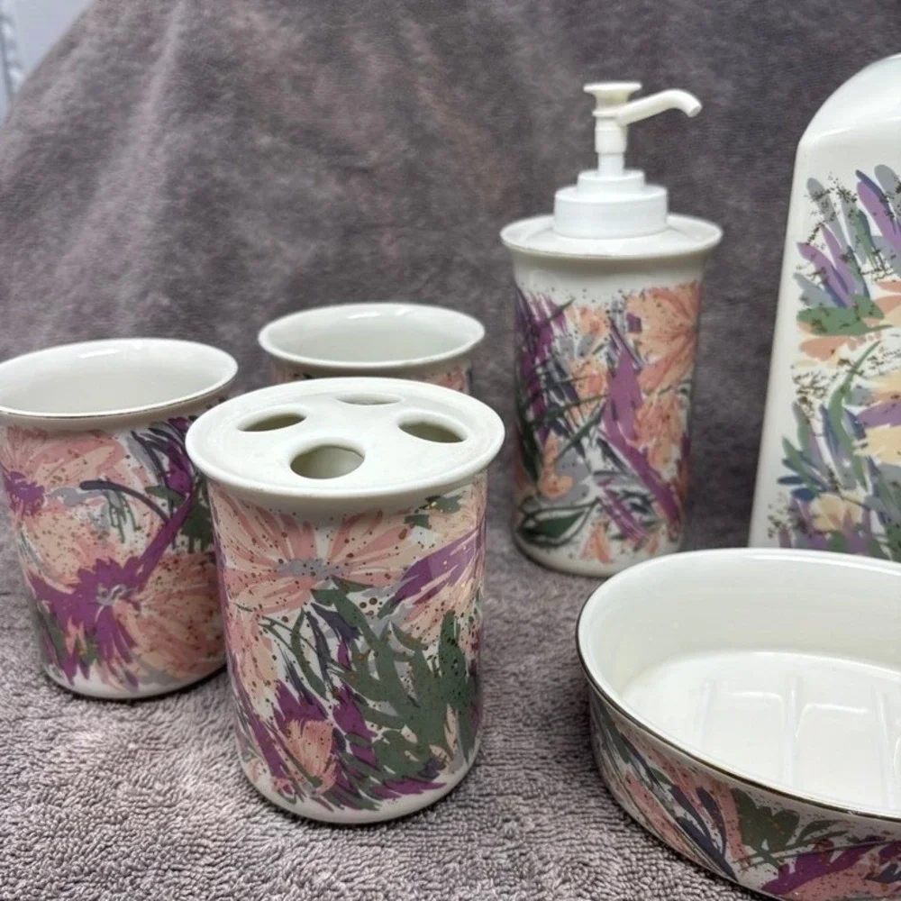 Vintage Saturday Knight Radiance 7-Pc Ceramic Bathroom Set Japan Floral